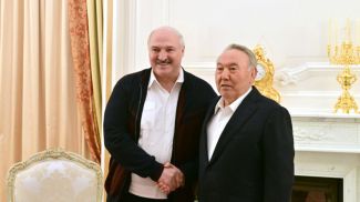 Александр Лукашенко и Нурсултан Назарбаев. Фото из архива Александр Лукашенко и Нурсултан Назарбаев. Фото из архива