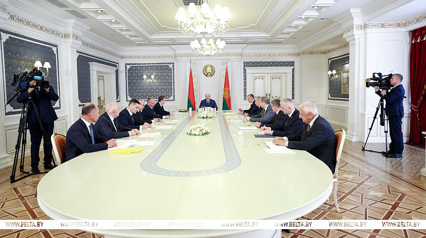 Александр Лукашенко на совещании с рабочей группой по анализу деятельности Национальной академии наук (НАН)