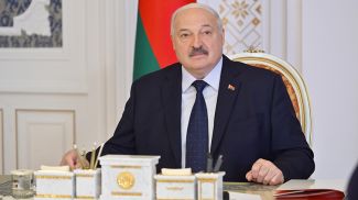 Александр Лукашенко во время принятия кадровых решений