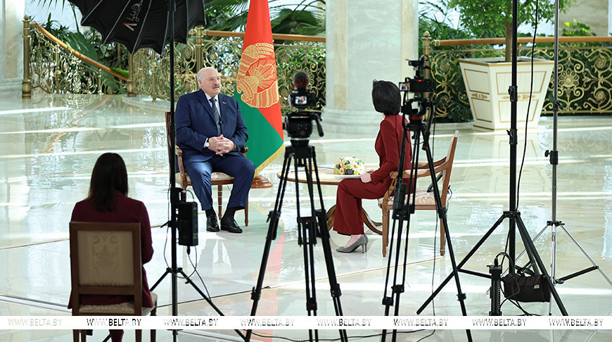 Александр Лукашенко во время интервью Медиакорпорации Китая