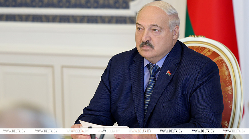 Александр Лукашенко во время совещания по вопросам ракетостроения