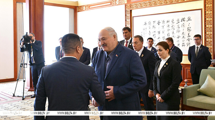 Во время встречи с руководством компании "Шаньдун Лисэнтэ Агротехнолоджи" во главе с председателем правления Ваном Шоубо