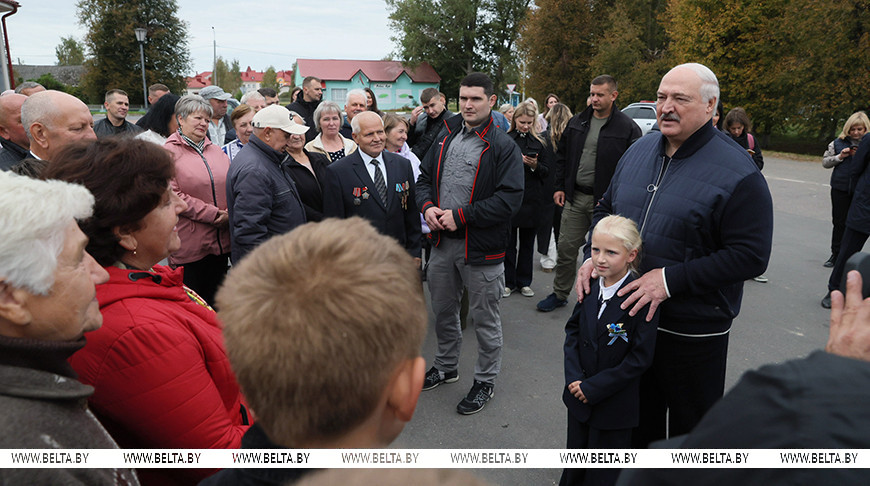 Александр Лукашенко совершил рабочую поездку в Шкловский район Могилевской области