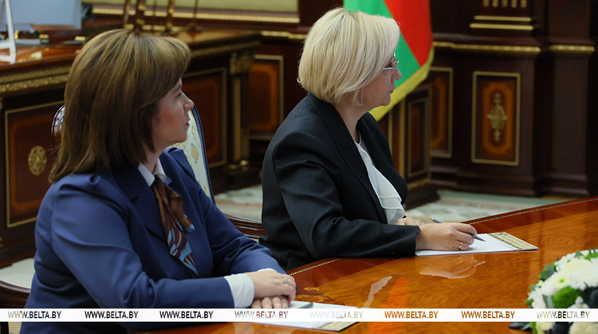 Надежда Лазаревич (справа)