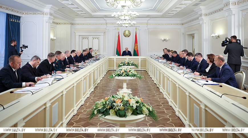 Александр Лукашенко на совещании с руководством Совета Министров