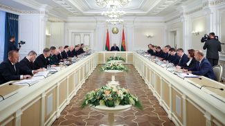 Александр Лукашенко на совещании с руководством Совета Министров