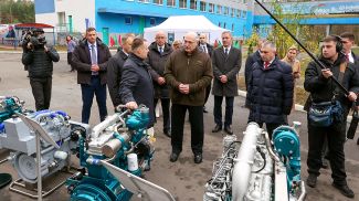 Александр Лукашенко во время рабочей поездки в Житковичский район посетил ЗАО &quot;Сатурн-1&quot;