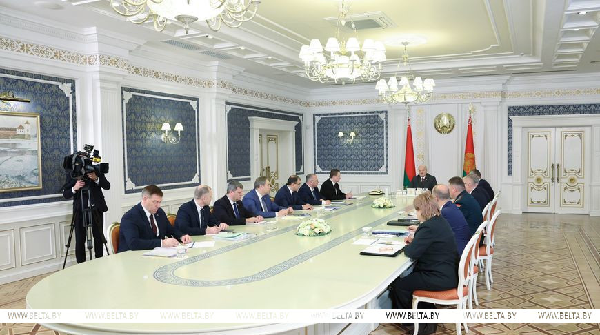 Александр Лукашенко во время совещания о результатах работы БелАЭС, увеличении электропотребления и предложениях о строительстве новых атомных мощностей
