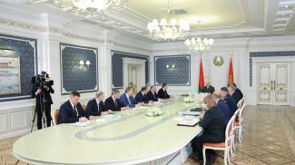 Александр Лукашенко во время совещания о результатах работы БелАЭС, увеличении электропотребления и предложениях о строительстве новых атомных мощностей