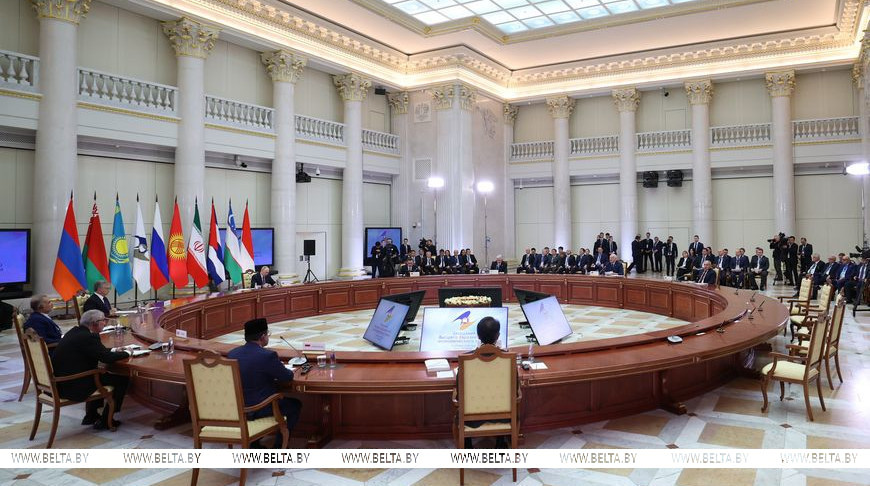 Александр Лукашенко во время заседания Высшего Евразийского экономического совета