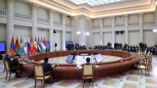 Александр Лукашенко во время заседания Высшего Евразийского экономического совета