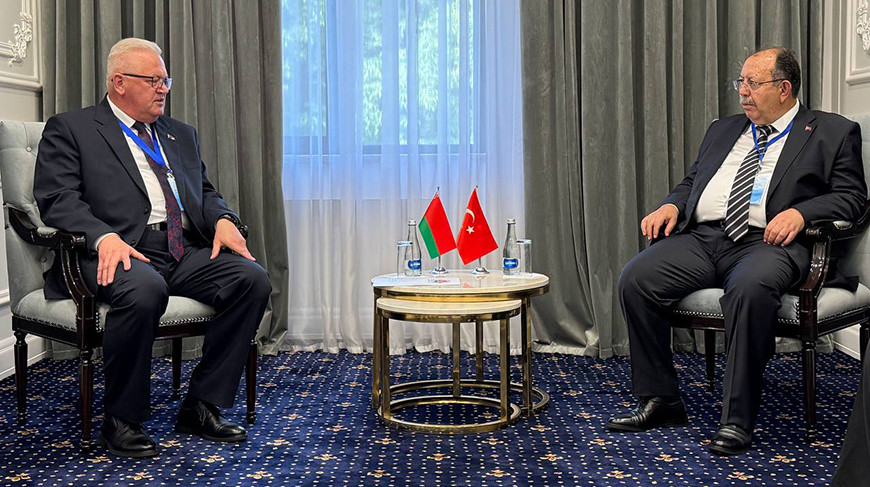 Игорь Карпенко и Ахмет Йенер. Фото ЦИК