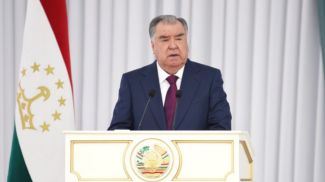 Эмомали Рахмон. Фото Ховар