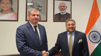 Михаил Касько и Сиби Джордж. Фото МИД