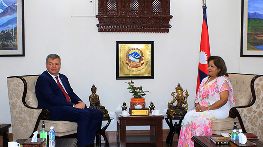 Михаил Касько и Арзу Рана Деуба. Фото МИД