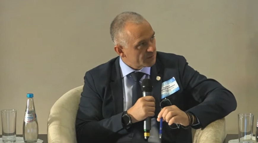 Дмитрий Вольвач. Скриншот видео Белорусского государственного центра аккредитации