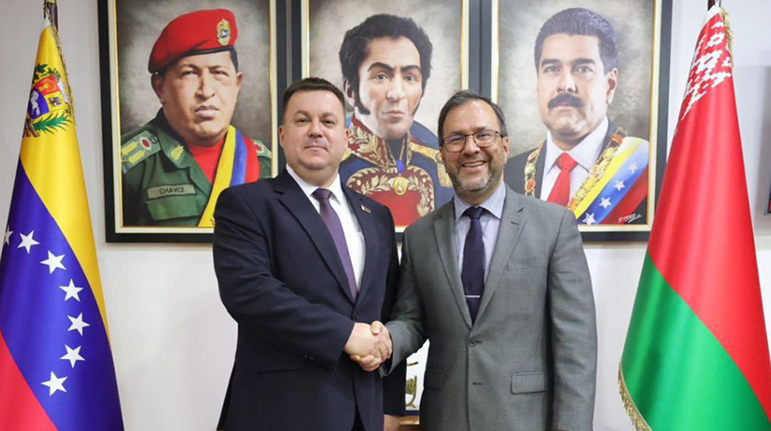 Дмитрий Деревинский и Хиль Пинто. Фото МИД