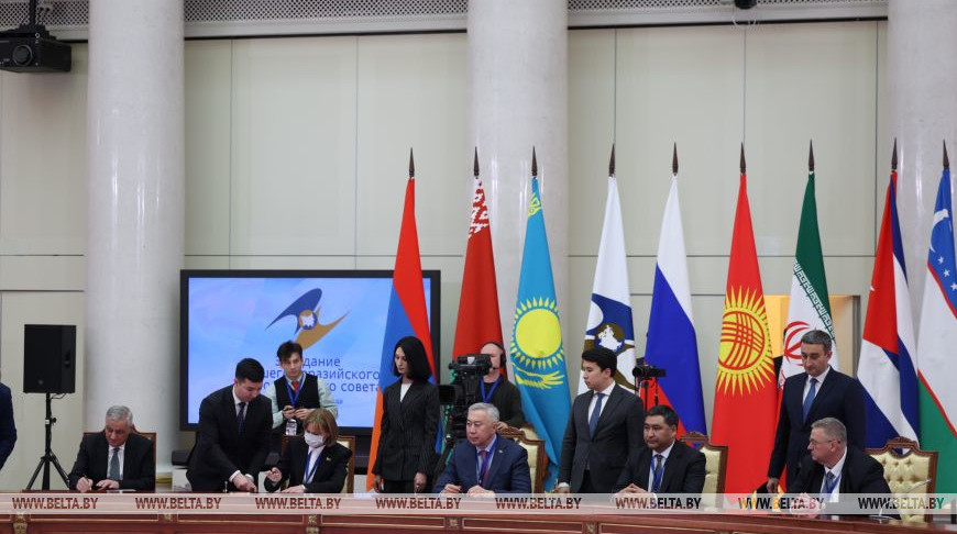 Во время подписания