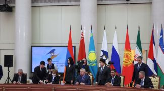 Во время подписания