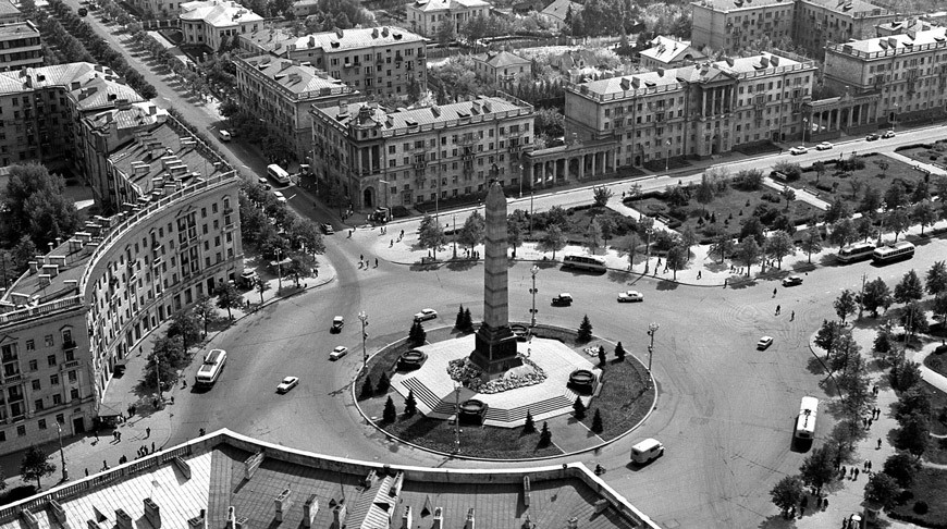 Фото площади Победы из архива БЕЛТА