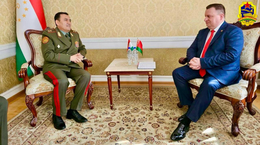 Эмомали Собирзода и Дмитрий Пантус. Фото Госкомвоенпрома