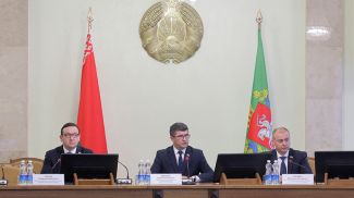 Первый заместитель главы Администрации Президента Беларуси Владимир Перцов, первый заместитель председателя Витебского облисполкома Сергей Левкович, помощник Президента - инспектор по Витебской области Владимир Юргевич