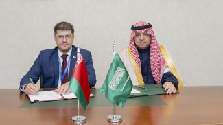 Сергей Дубина и Абдулазиз бин Абдулла Аль-Дуаилей. Фото Минсктранса