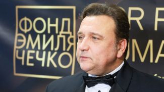 Арно Девеле