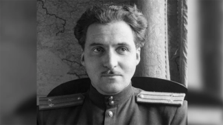 Константин Симонов. Фото из архива ТАСС