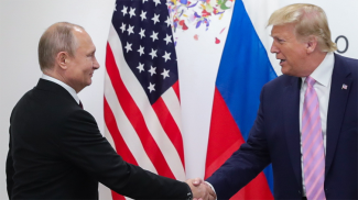 Владимир Путин и Дональд Трамп. Фото из архива ТАСС