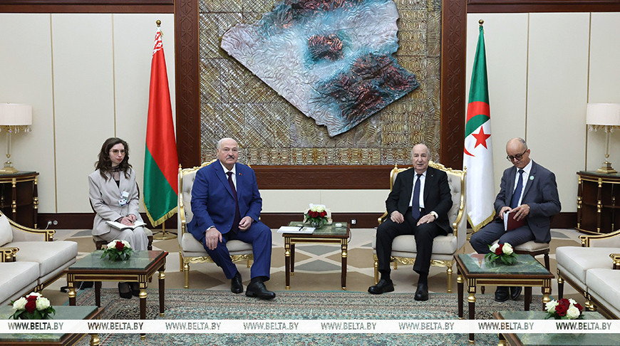 Встреча Президента Беларуси Александра Лукашенко с Президентом Алжира Абдельмаджидом Теббуном прошла на территории дворца "Эль-Мурадия" в столице страны