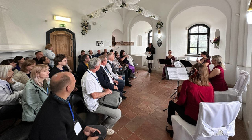 Фото Замкового комплекса " Мир"