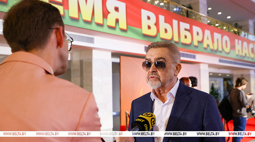 Александр Ефремов