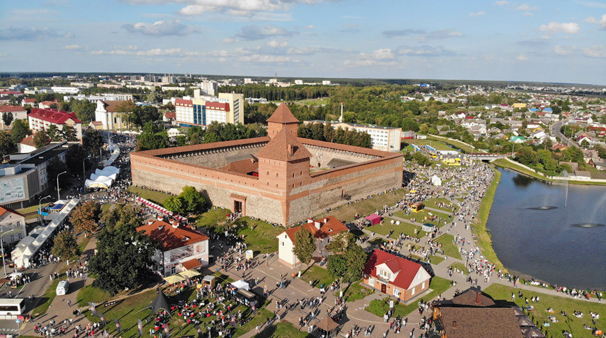 Галоўная гістарычная славутасць Ліды - замак, які ў ХІV стагоддзі заснаваў князь Гедымін