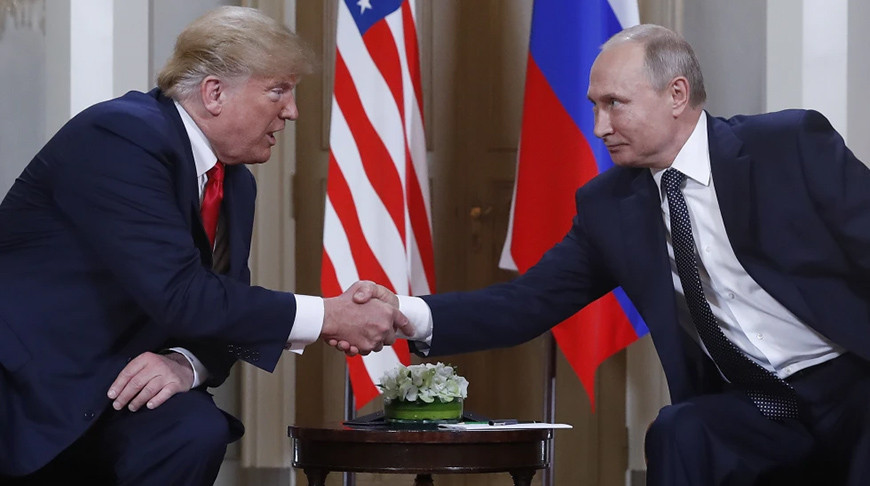 Дональд Трамп и Владимир Путин. Фото АР