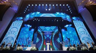 Александр Лукашенко 8 января вручил премии "За духовное возрождение", спецпремии деятелям культуры и искусства и премии "Беларускі спартыўны Алімп"