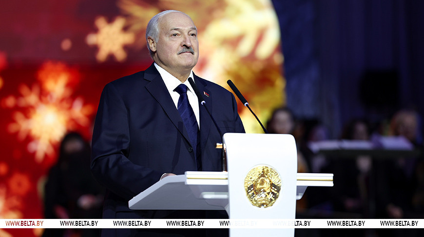Александр Лукашенко во время приема от имени Президента Беларуси на старый Новый год