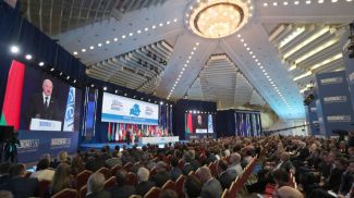 Александр Лукашенко во время пленарного заседания, посвященного торжественному открытию в Минске 26-й ежегодной сессии Парламентской ассамблеи ОБСЕ, июль 2017