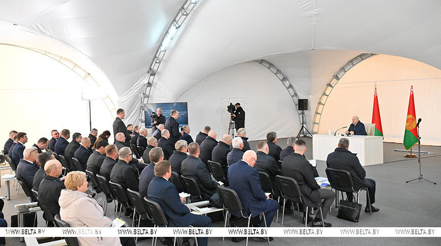 Александр Лукашенко во время семинара-совещания по вопросам агросервисного обслуживания, организации ремонта и восстановления сельхозтехники