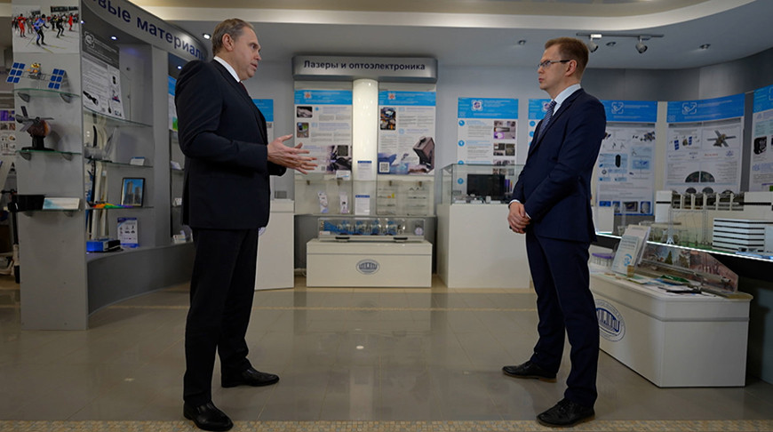 Скриншот видео телеканала "ОНТ"