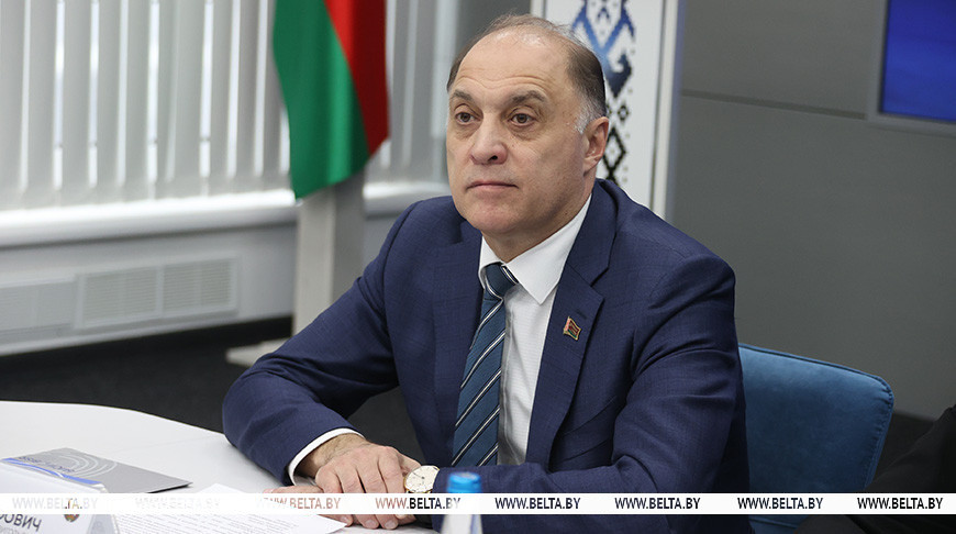 Александр Вольфович