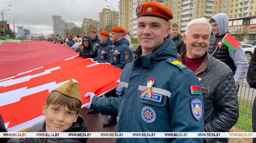 Курсант МЧС об участии в шествии с флагом: в такие моменты понимаешь, что мы - единый народ