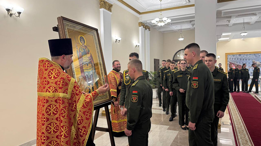 Началось принесение во все военные гарнизоны Беларуси иконы святого великомученика Георгия Победоносца
