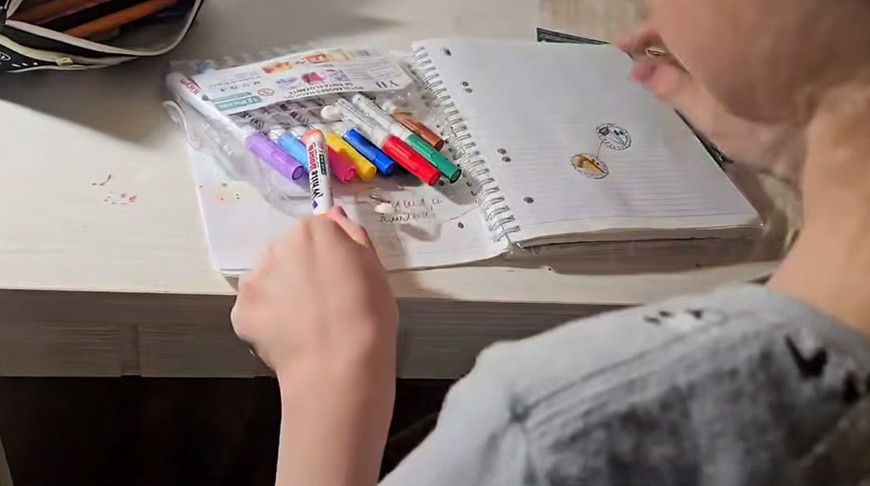 Угрожали отправить в детдом. В Минске 9-летняя девочка отдала аферистам мамины украшения