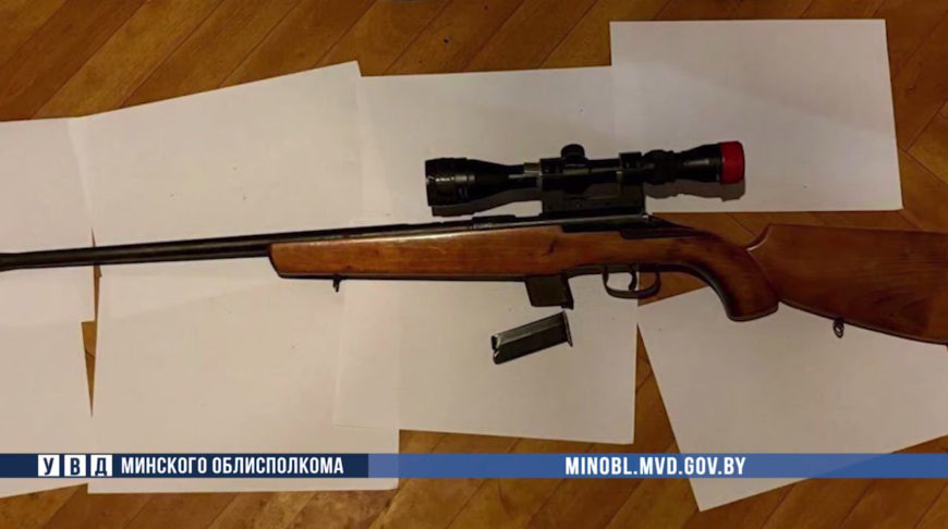Арсенал оружия и более 800 патронов изъяли у жителя Минского района