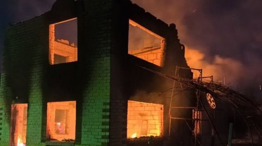 Мужчина погиб при пожаре в нежилом доме в Толочинском районе