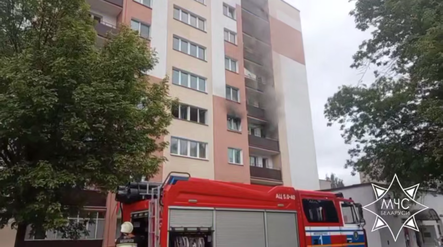 Пожар в общежитии ликвидировали спасатели в Молодечно