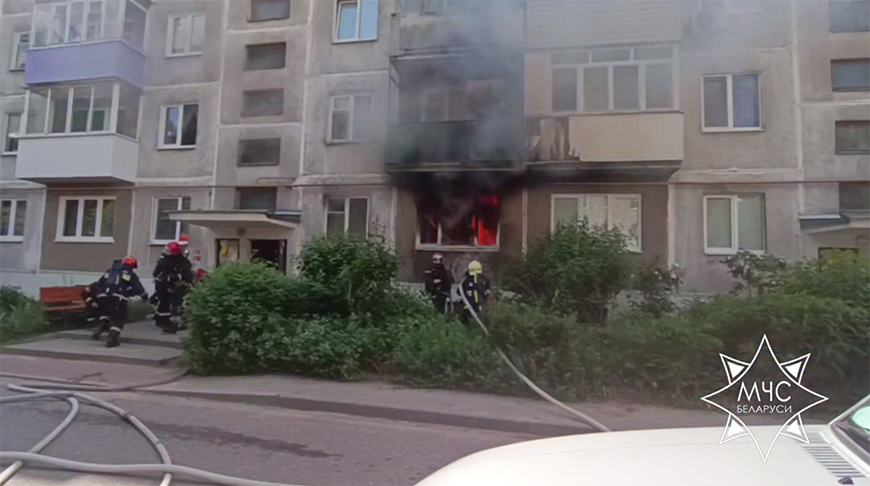 При пожаре в Гродно работники МЧС спасли семь человек, в том