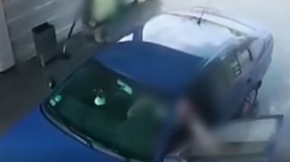 Скриншот видео угона автомобиля