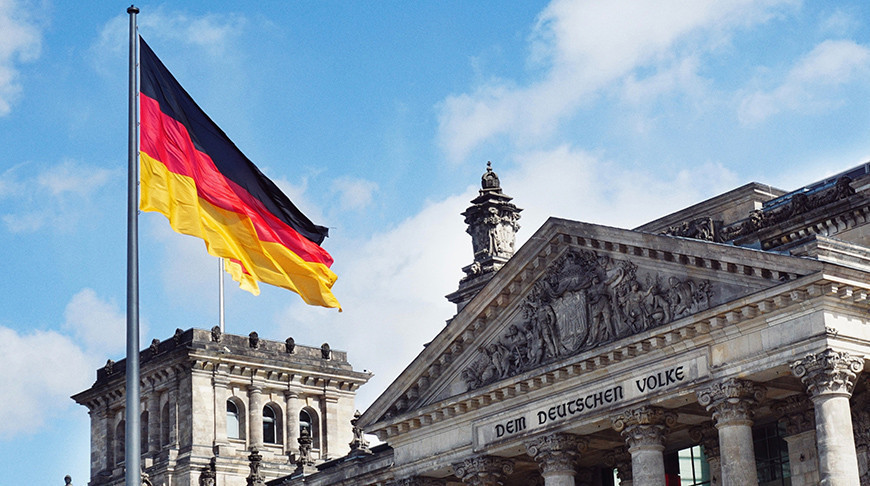 Около 40% опрошенных немцев допускают досрочный распад правительства Мерца